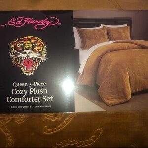 🖤 Ed Hardy Gold  Tiger Print Embossed Queen Comforter Set